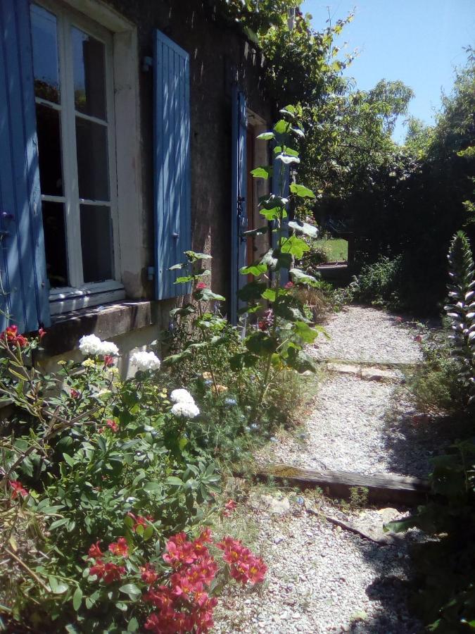 Villa Les Volets Bleus Arçais Esterno foto